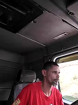 Snapshot of slpdc chatting on 12-20-25, 02:02 slpdc online show from 12-20-25, 02:02