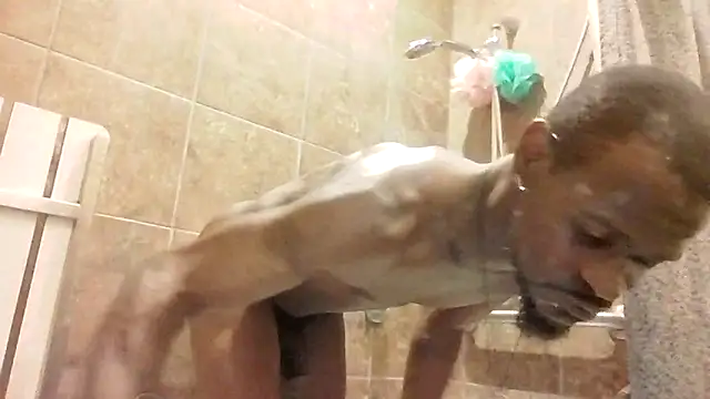 Maculine Stayr online show from 10-19-25, 04:46