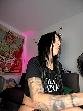 kiaraglam2 online show from 10-15-25, 01:22