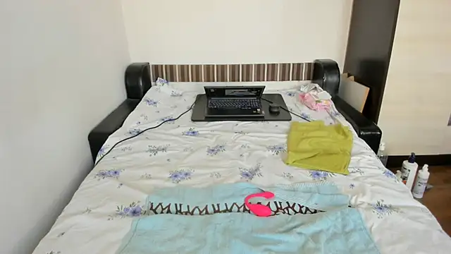 sweet-tinqerbell online show from 09-19-25, 07:21