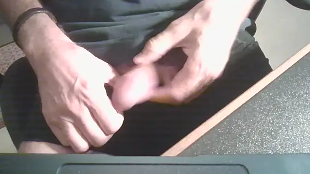 Snapshot of Tallmature6 chatting on 09-16-25, 07:48 Tallmature6 online show from 09-16-25, 07:48