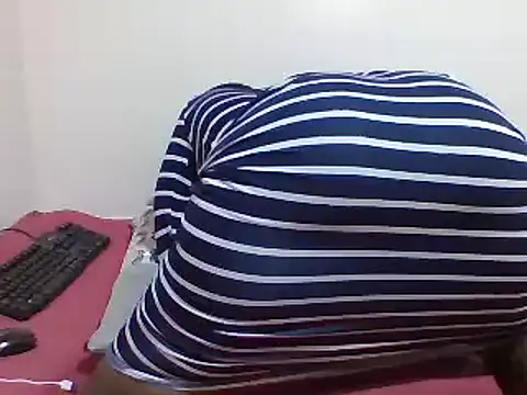 sweetelle09 online show from 02-09-25, 10:00
