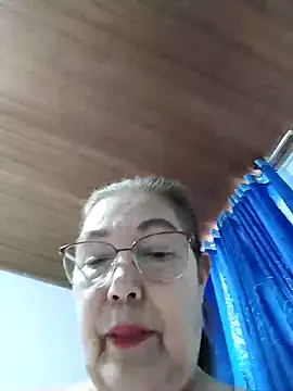 Vicky Rosse online show from 10-25-25, 07:08