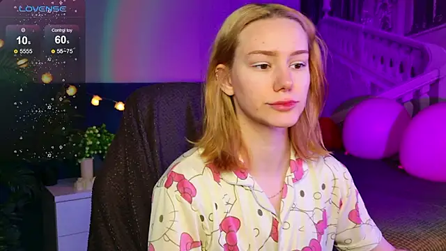 Snapshot of Ramona___ chatting on 01-17-26, 06:18 Ramona online show from 01-17-26, 06:18