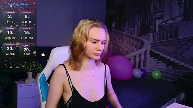 Snapshot of Ramona___ chatting on 01-19-26, 06:17 Ramona online show from 01-19-26, 06:17