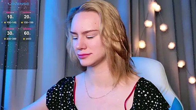 Snapshot of Ramona___ chatting on 02-01-26, 06:12 Ramona online show from 02-01-26, 06:12