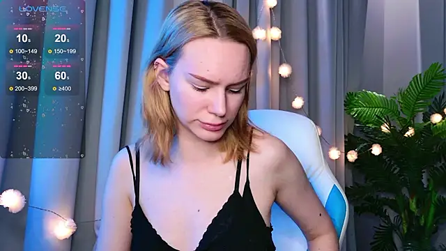 Snapshot of Ramona___ chatting on 02-04-26, 06:08 Ramona online show from 02-04-26, 06:08