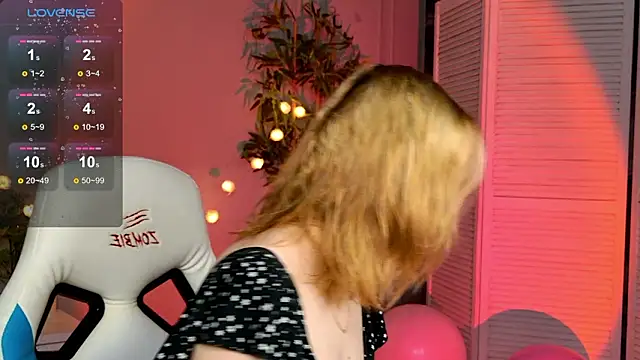 Snapshot of Ramona___ chatting on 03-07-26, 06:21 Ramona online show from 03-07-26, 06:21