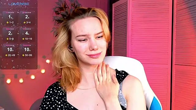 Snapshot of Ramona___ chatting on 03-12-26, 06:19 Ramona online show from 03-12-26, 06:19