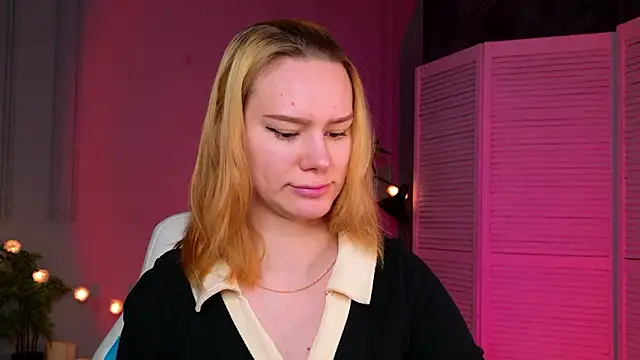 Snapshot of Ramona___ chatting on 03-27-26, 06:08 Ramona online show from 03-27-26, 06:08