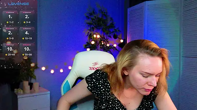 Snapshot of Ramona___ chatting on 04-03-26, 06:22 Ramona online show from 04-03-26, 06:22