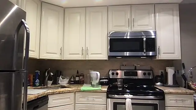 BigGuyMuscle online show from 11-14-25, 05:33