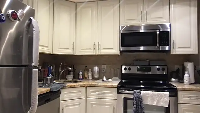 Snapshot of BigGuyMuscle chatting on 02-02-26, 12:31 BigGuyMuscle online show from 02-02-26, 12:31