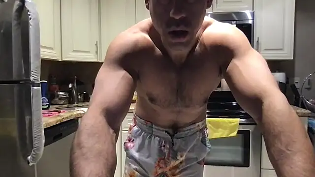 Snapshot of BigGuyMuscle chatting on 02-26-26, 03:05 BigGuyMuscle online show from 02-26-26, 03:05