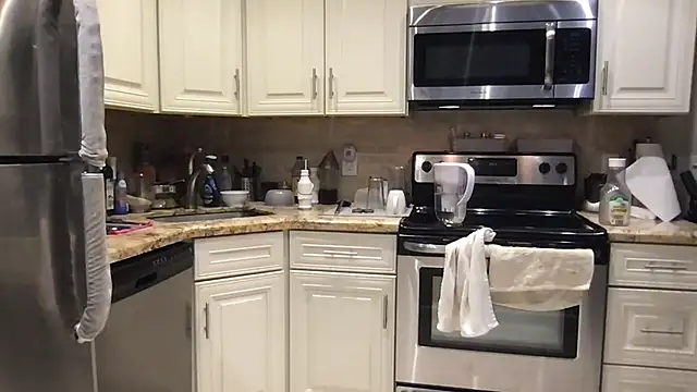 Snapshot of BigGuyMuscle chatting on 03-01-26, 07:49 BigGuyMuscle online show from 03-01-26, 07:49