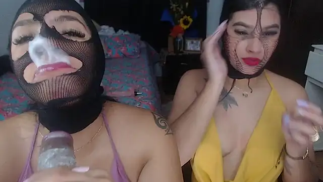 Snapshot of Sharlottee chatting on 12-27-24, 02:36 Sharlottee online show from 12-27-24, 02:36