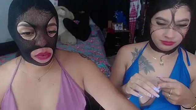 Snapshot of Sharlottee chatting on 01-03-25, 02:43 Sharlottee online show from 01-03-25, 02:43