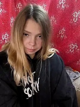 Zuli Kiska online show from 10-23-25, 08:13