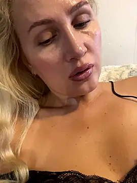 YourBlondee online show from 10-23-25, 02:00