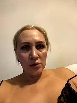 YourBlondee online show from 11-01-25, 02:02