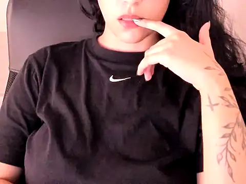 Snapshot of Kristenbr chatting on 04-08-26, 11:16 Kristenbr online show from 04-08-26, 11:16