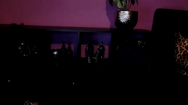 Snapshot of beauty-of-pain chatting on 03-13-26, 03:40 beauty-of-pain online show from 03-13-26, 03:40