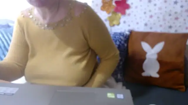 QueenLana online show from 12-17-25, 09:15