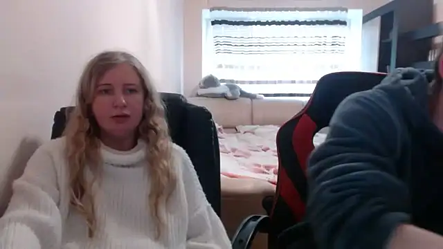 PeterAndJen online show from 03-06-25, 03:02