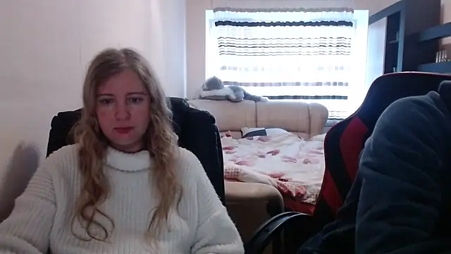 PeterAndJen online show from 03-07-25, 01:07