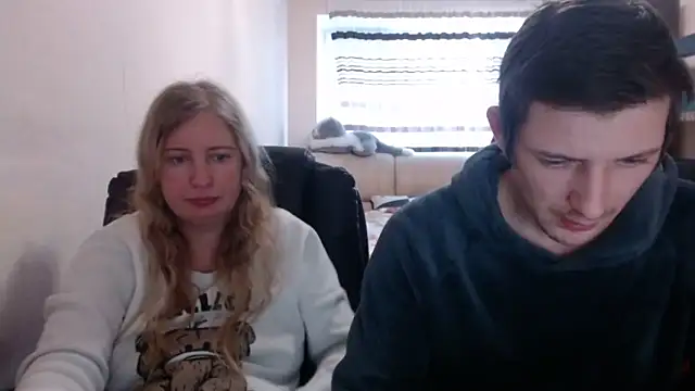 PeterAndJen online show from 03-09-25, 06:39