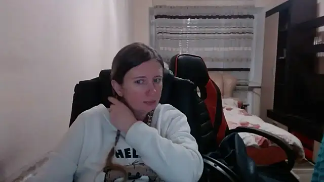 PeterAndJen online show from 03-11-25, 08:42