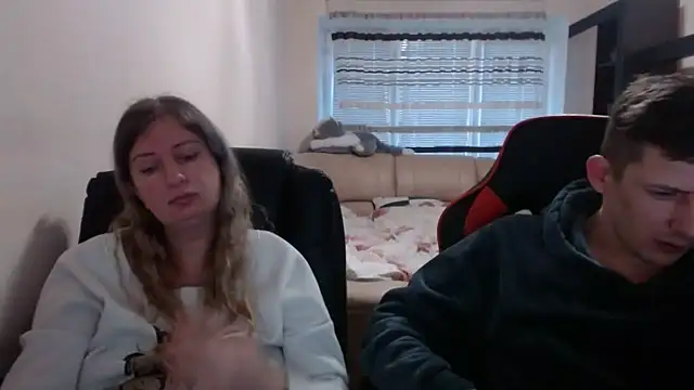 PeterAndJen online show from 03-12-25, 06:44