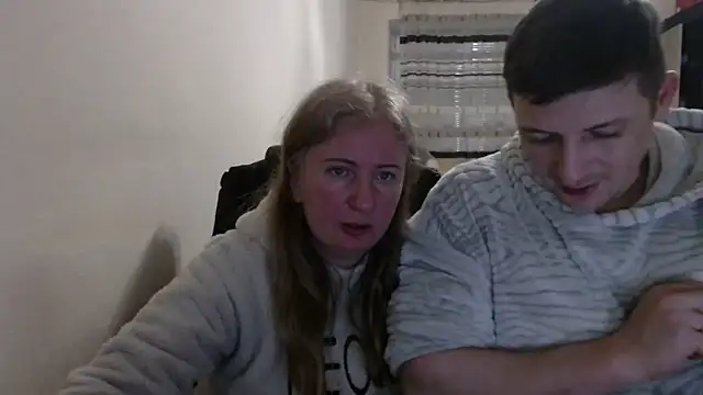 PeterAndJen online show from 03-12-26, 06:25