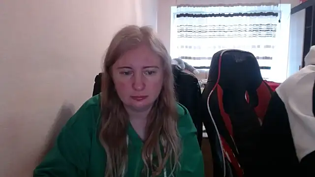 PeterAndJen online show from 04-15-26, 04:52