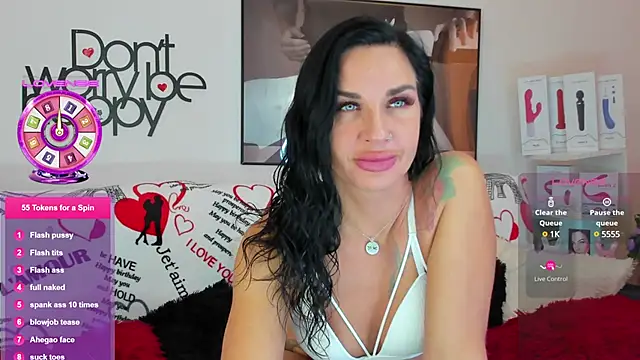 Snapshot of Tara_Bloss chatting on 02-07-25, 03:12 Tara Bloss online show from 02-07-25, 03:12