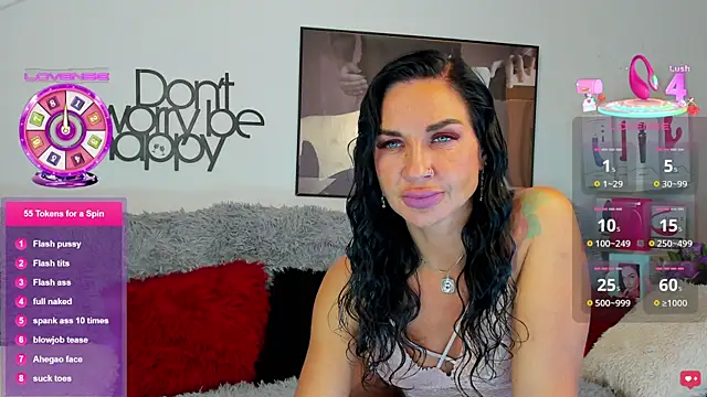 Snapshot of Tara_Bloss chatting on 10-17-25, 02:15 Tara Bloss online show from 10-17-25, 02:15