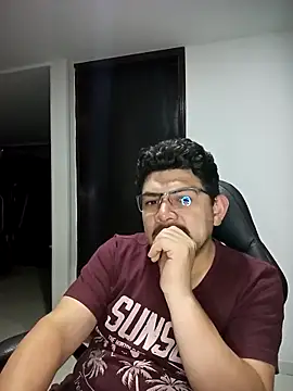 Snapshot of Javibell93 chatting on 03-03-26, 03:01 Javibell93 online show from 03-03-26, 03:01