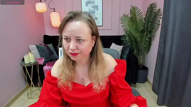 Snapshot of GabrielGold chatting on 03-06-25, 09:09 GabrielGold online show from 03-06-25, 09:09