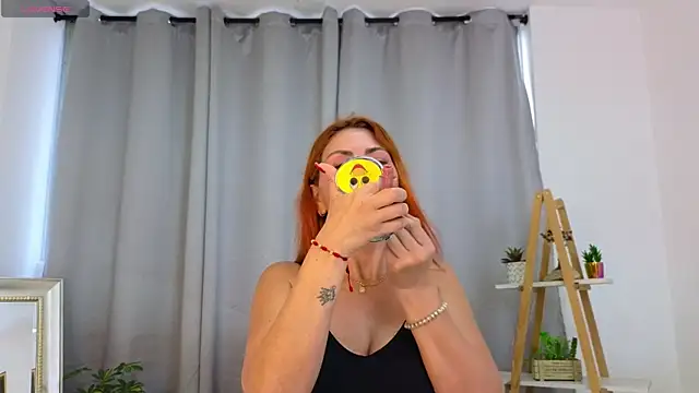 Snapshot of bella__adams chatting on 02-06-25, 08:02 bella adams online show from 02-06-25, 08:02