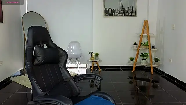 Snapshot of bella__adams chatting on 09-08-25, 10:09 bella adams online show from 09-08-25, 10:09