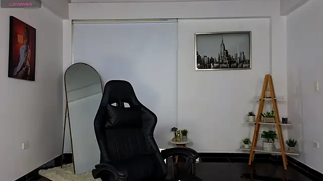 Snapshot of bella__adams chatting on 09-20-25, 01:12 bella adams online show from 09-20-25, 01:12