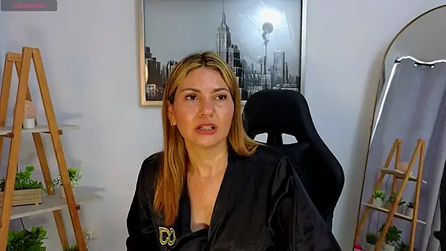 Snapshot of bella__adams chatting on 10-20-25, 03:01 bella adams online show from 10-20-25, 03:01