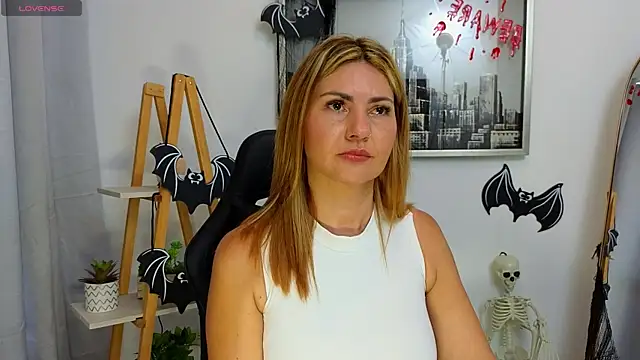 Snapshot of bella__adams chatting on 10-22-25, 03:12 bella adams online show from 10-22-25, 03:12