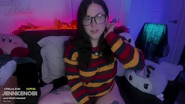 Snapshot of JennKenobi chatting on 10-17-25, 03:36 JennKenobi online show from 10-17-25, 03:36