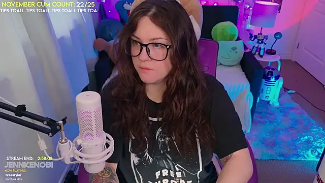 Snapshot of JennKenobi chatting on 11-19-25, 03:23 JennKenobi online show from 11-19-25, 03:23