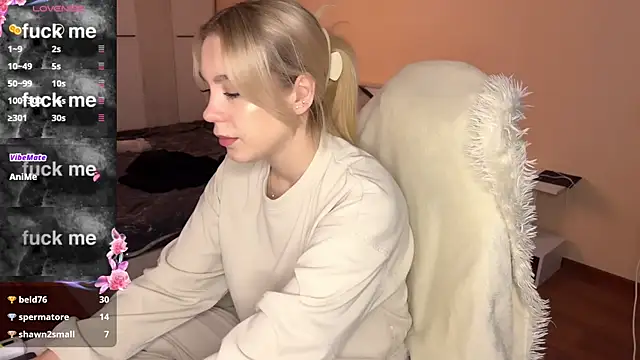 Snapshot of ariashaa chatting on 10-27-25, 02:10 ariashaa online show from 10-27-25, 02:10