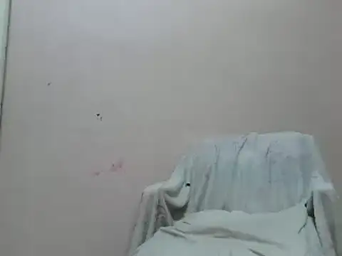 Snapshot of annitsx chatting on 10-22-25, 10:04 annitsx online show from 10-22-25, 10:04