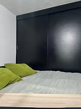 Angela isabella online show from 11-12-25, 09:58