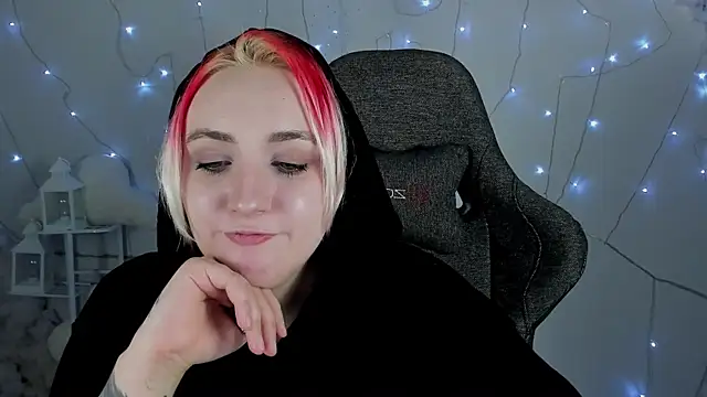 Snapshot of AsheLucker chatting on 01-30-25, 11:55 AsheLucker online show from 01-30-25, 11:55