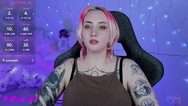 Snapshot of AsheLucker chatting on 02-24-25, 05:43 AsheLucker online show from 02-24-25, 05:43